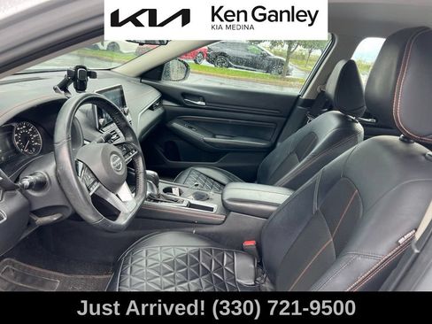 Used 2020 Nissan Altima 2.5 SR FWD image 11