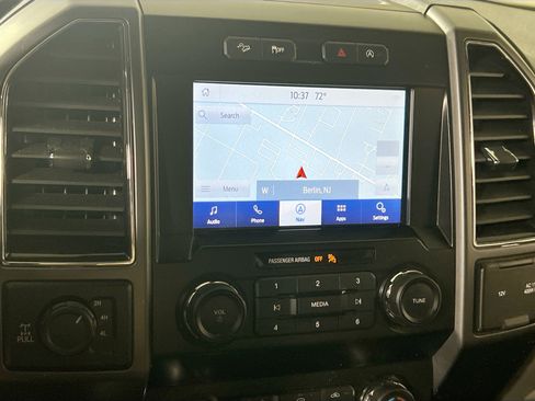Used 2019 Ford F150 XLT w/ Equipment Group 302A Luxury AWD/4WD image 13