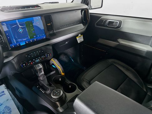 Used 2023 Ford Bronco Badlands image 22