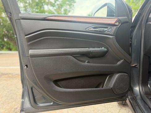 Used 2015 Cadillac SRX Luxury w/ Driver Awareness Package FWD image 15