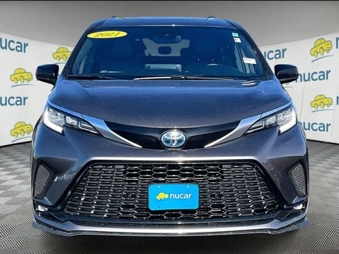Used 2021 Toyota Sienna XSE image 2