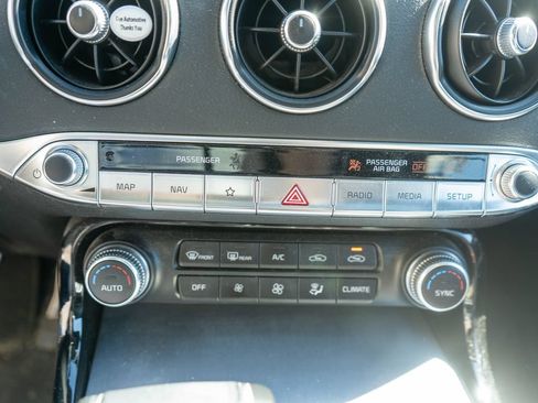 Used 2022 Kia Stinger GT1 AWD/4WD image 22