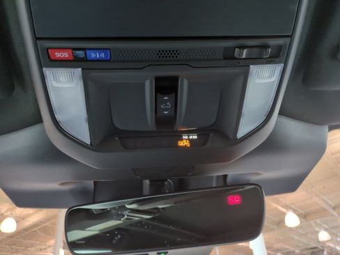 Used 2025 Subaru Forester Premium AWD/4WD image 24