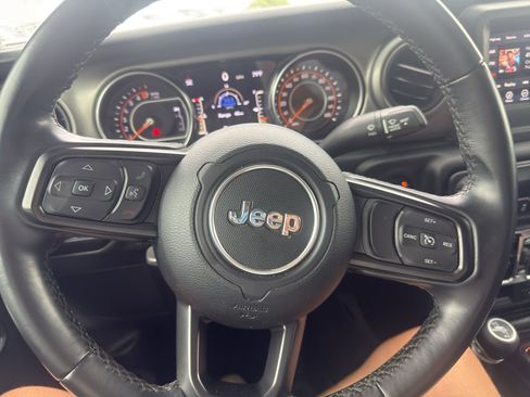 Used 2021 Jeep Gladiator Sport AWD/4WD image 10