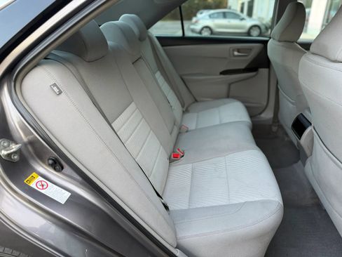 Used 2017 Toyota Camry LE image 11