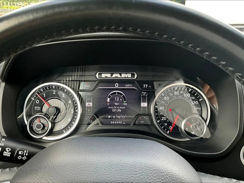 Used 2022 RAM 1500 Big Horn AWD/4WD image 11