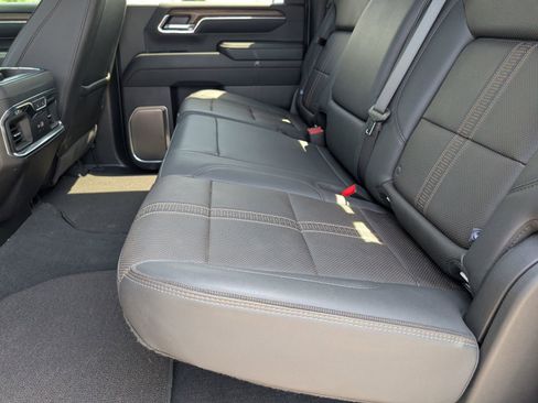Used 2024 Chevrolet Silverado 2500 High Country w/ High Country Premium Package AWD/4WD image 10