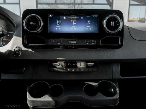 Used 2026 Mercedes-Benz Sprinter 2500 image 17