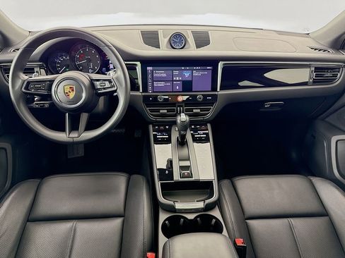 Certified 2025 Porsche Macan AWD/4WD image 28
