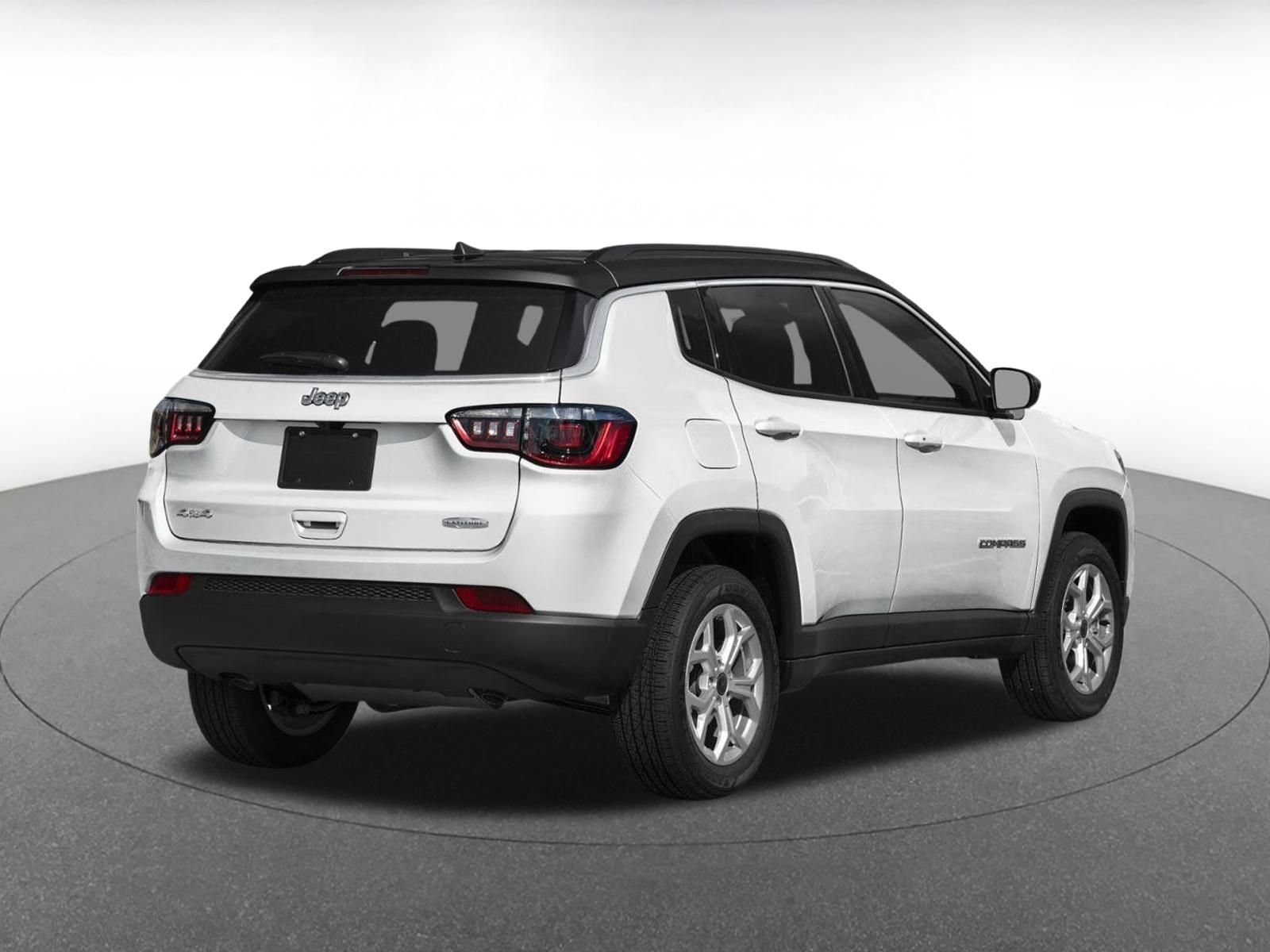Used 2025 Jeep Compass Limited AWD/4WD image 2