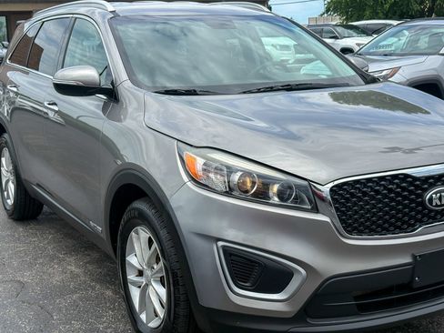 Used 2018 Kia Sorento LX AWD/4WD image 3