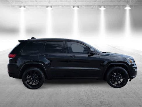 Used 2019 Jeep Grand Cherokee Altitude AWD/4WD image 9