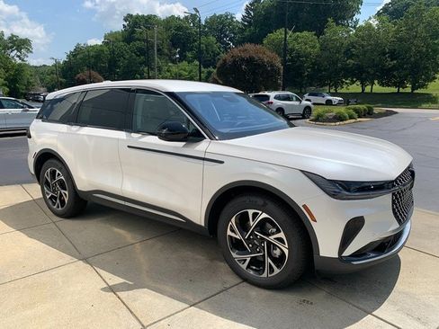 New 2026 Lincoln Nautilus Premier AWD/4WD image 7