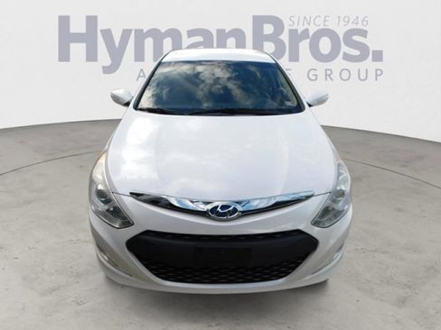 Used 2015 Hyundai Sonata Hybrid image 2