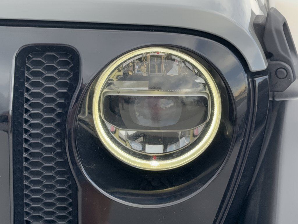 Used 2022 Jeep Wrangler Sport AWD/4WD image 12