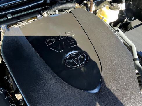 Used 2021 Toyota Tacoma TRD Sport w/ Technology Package image 30