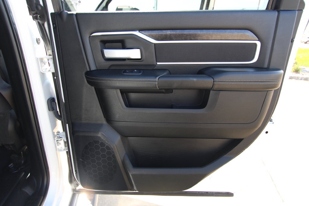 Used 2024 RAM 2500 Big Horn AWD/4WD image 36