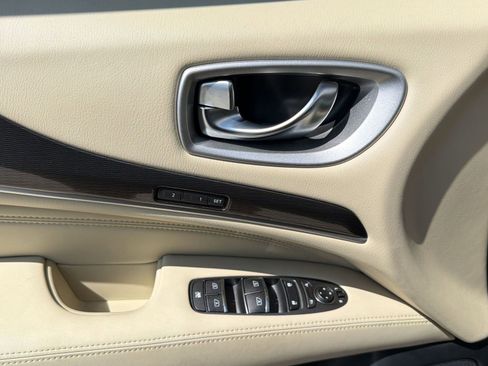 Used 2020 INFINITI QX60 Luxe w/ Essential Package FWD image 13