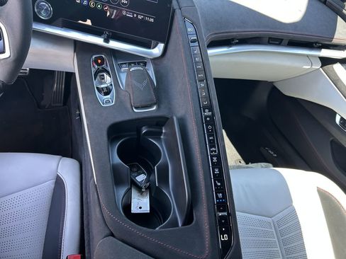 Used 2023 Chevrolet Corvette Z06 RWD image 11