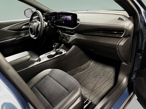 Used 2024 Buick Envista Preferred image 11