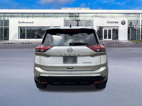 Used 2024 Nissan Rogue Platinum FWD image 6