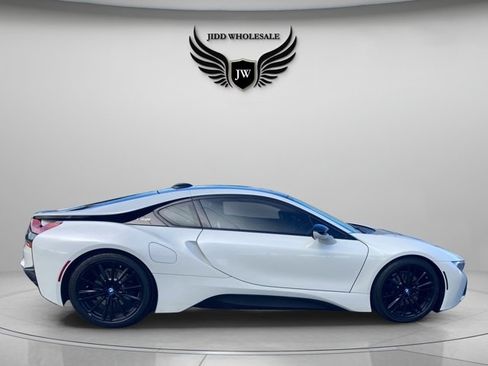 Used 2019 BMW i8 Coupe image 2