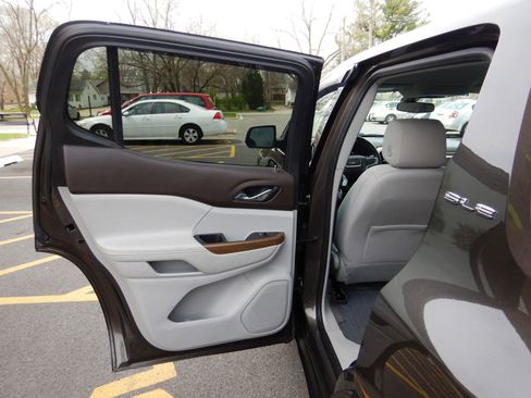 Used 2020 GMC Acadia SLE AWD/4WD image 17