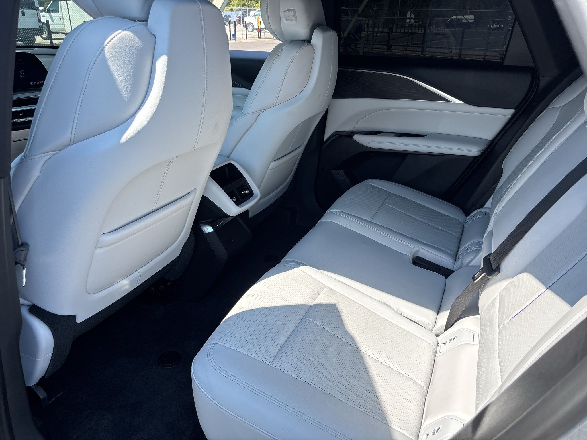 Used 2024 Cadillac Lyriq Luxury RWD image 15