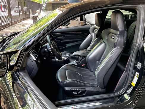Used 2020 BMW M4 Coupe w/ Competition Package RWD image 7