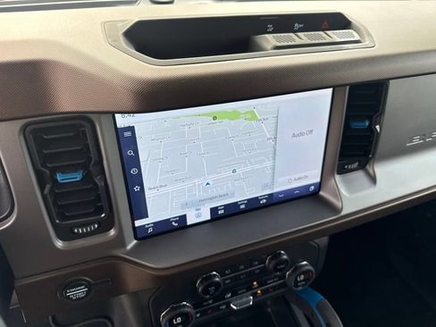 Used 2023 Ford Bronco Outer Banks AWD/4WD image 18