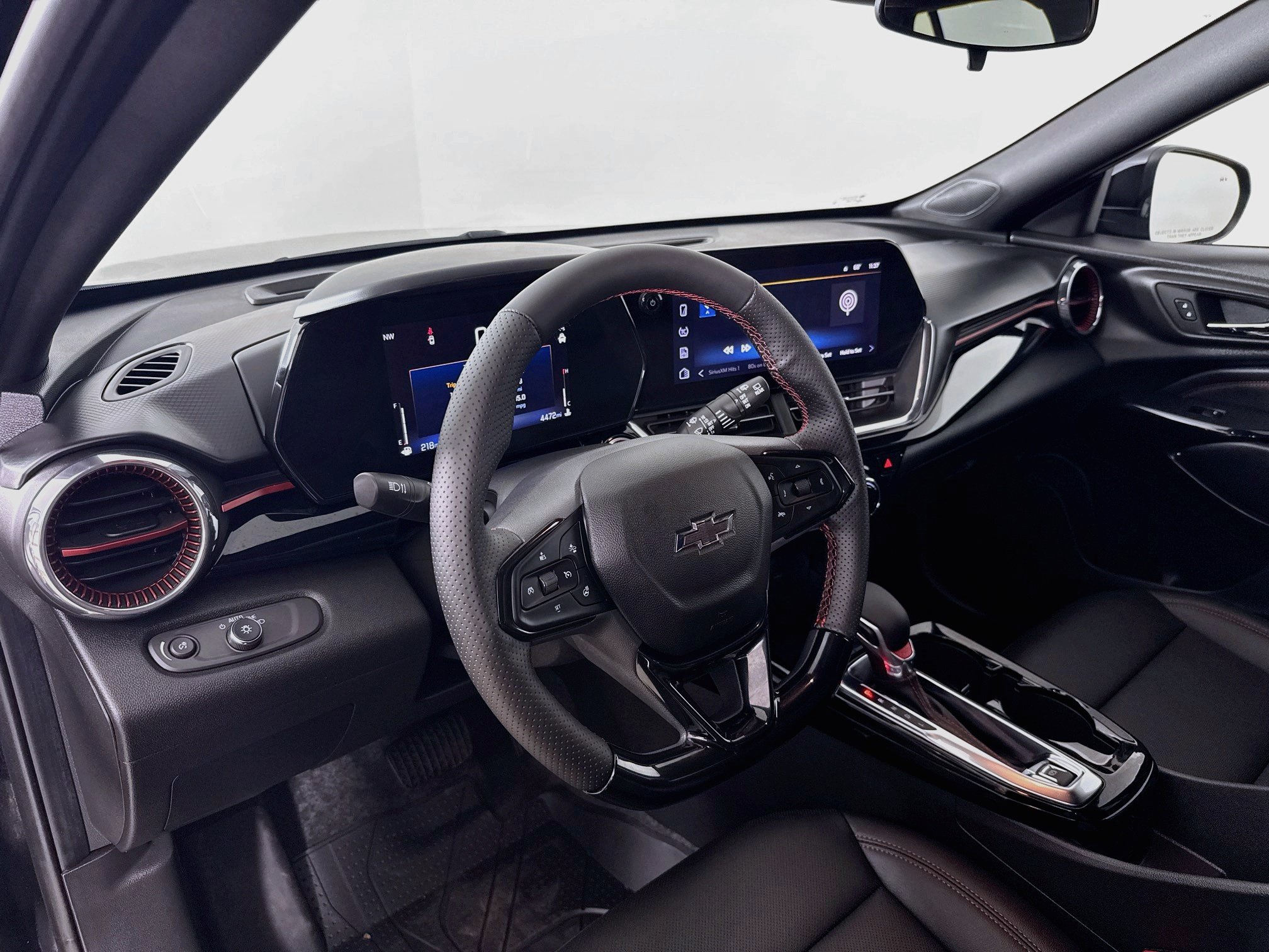 Used 2025 Chevrolet Trax RS w/ Sunroof Package FWD image 10