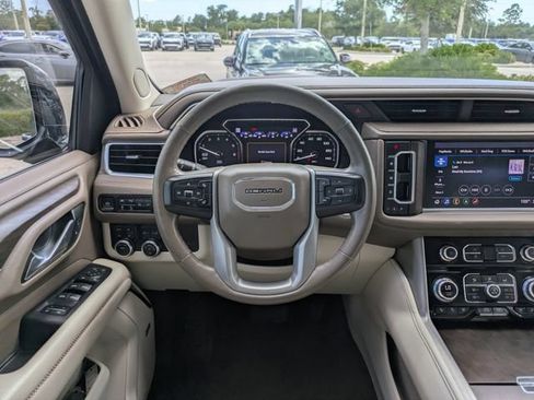 Used 2021 GMC Yukon XL Denali AWD/4WD image 21
