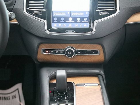 Certified 2024 Volvo XC90 B6 Plus w/ Protection Package Premier AWD/4WD image 31