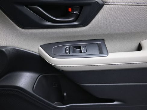 Used 2025 Subaru Forester Premium AWD/4WD image 11