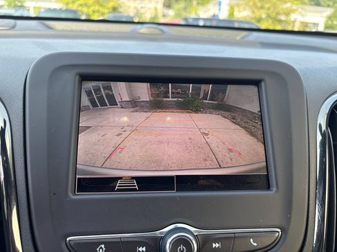 Used 2022 Chevrolet Equinox RS AWD/4WD image 24