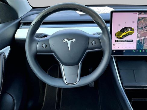 Used 2021 Tesla Model Y Long Range AWD/4WD image 5