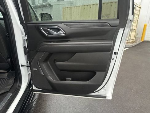Used 2023 GMC Yukon XL SLT AWD/4WD image 13