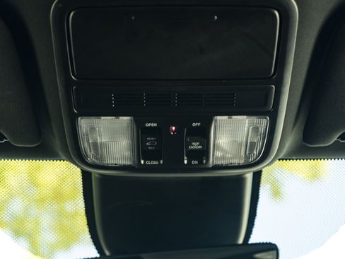 Used 2025 Honda Odyssey Sport-L image 33