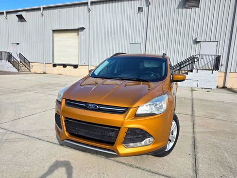 Used 2016 Ford Escape SE w/ Equipment Group 201A FWD image 8