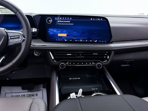 Used 2025 Chevrolet Tahoe Z71 w/ Comfort Package image 11