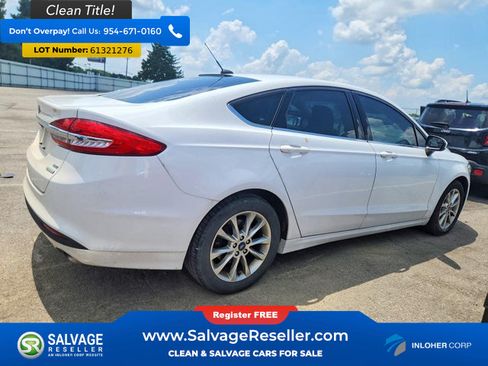 Used 2017 Ford Fusion SE FWD image 4