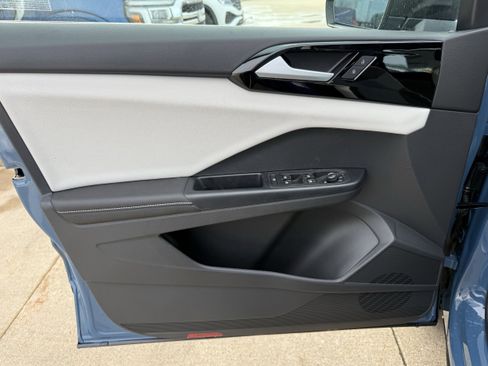 New 2026 Volkswagen Taos S image 10