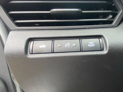 Used 2023 Nissan Altima 2.5 SR FWD image 16