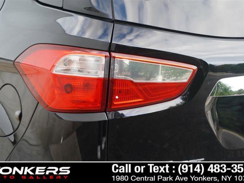 Used 2021 Ford EcoSport Titanium image 19