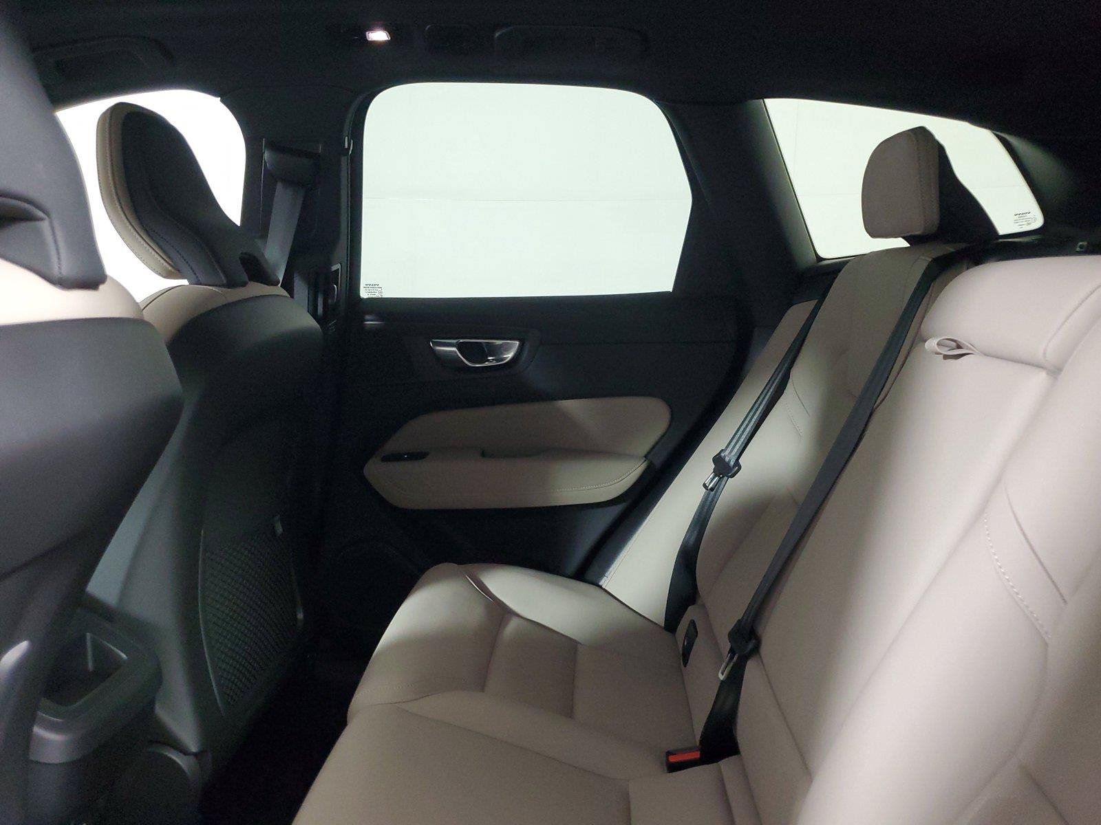 New 2027 Volvo XC60 B5 Core AWD/4WD image 12