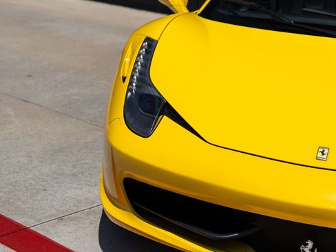 Used 2015 Ferrari 458 Spider RWD image 30
