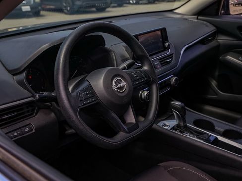Used 2024 Nissan Altima 2.5 S FWD image 14