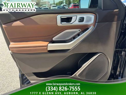 Used 2023 Ford Explorer King Ranch w/ Technology Package AWD/4WD image 31