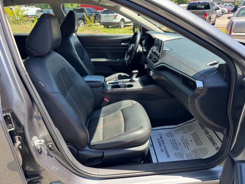 Used 2019 Nissan Altima 2.5 SR FWD image 16