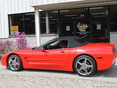Used 2001 Chevrolet Corvette Convertible w/ Preferred Equipment Group2 RWD image 5